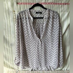 Ana A new approach sheer lightweight chevron long sleeve women’s Large